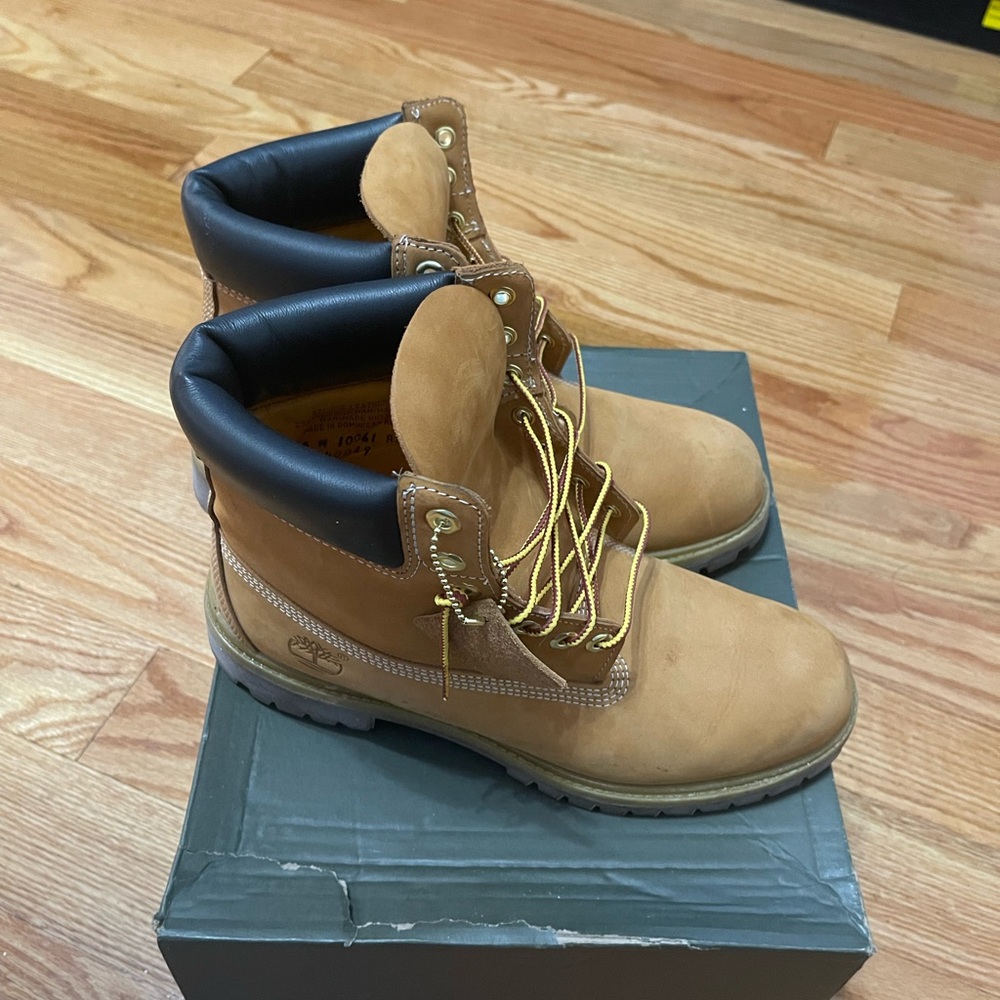 Timberland construction wheat color size 9.5